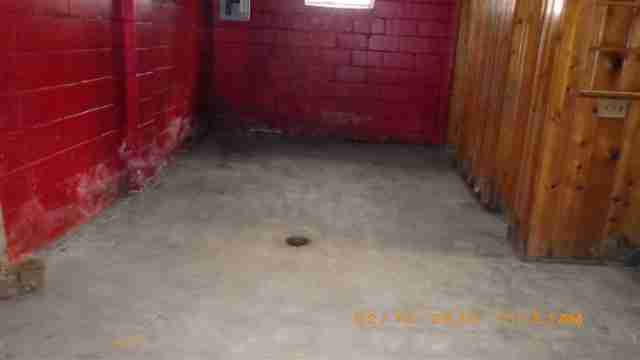 8326 Lauder basement 5.jpg